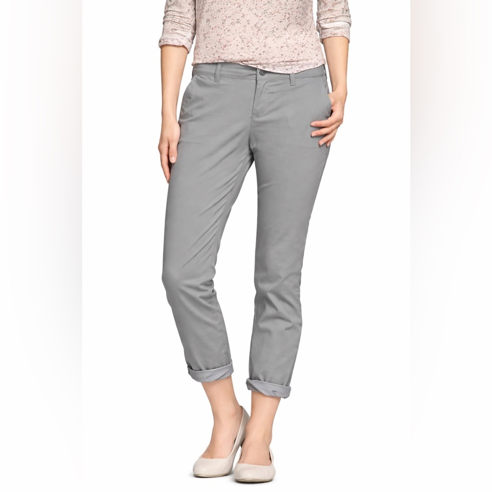 Old Navy Women’s Gray Boyfriend cut cropped pants 4P